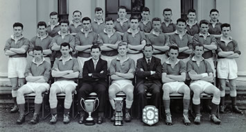 qub-1958-sigerson-team.jpg